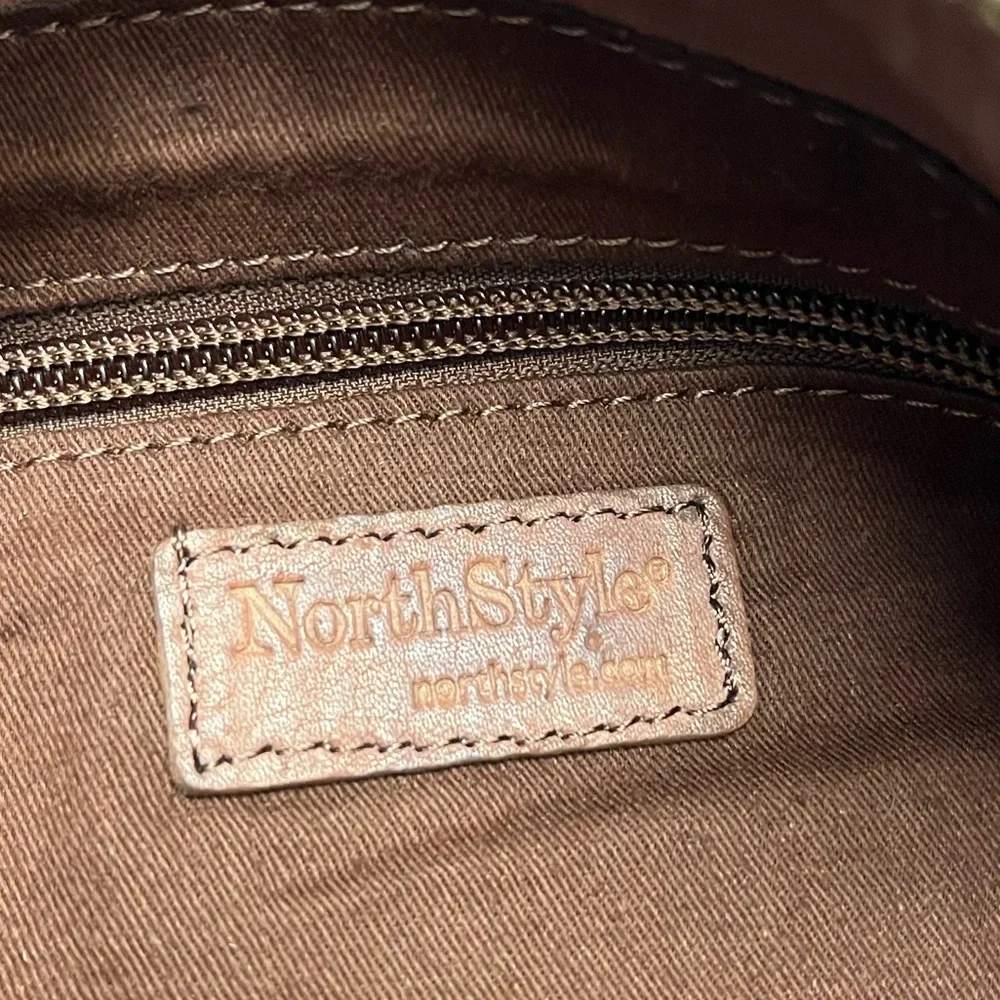 NorthStyle Pebble Leather Hobo Bag